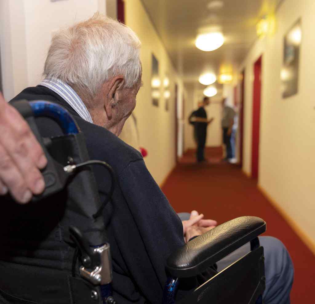 104岁科学家大卫-古德尔安乐死