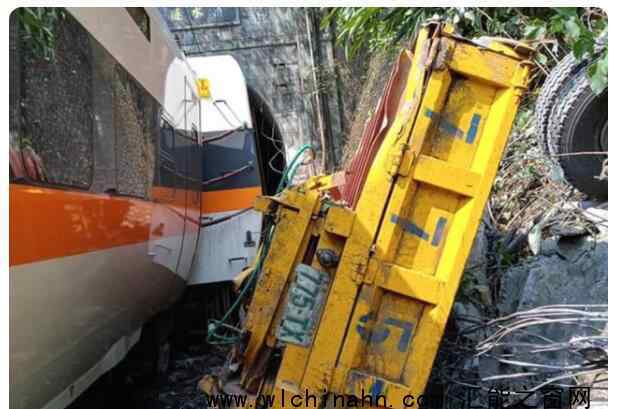 台铁列车脱轨事故已致35人死亡 究竟发生了什么