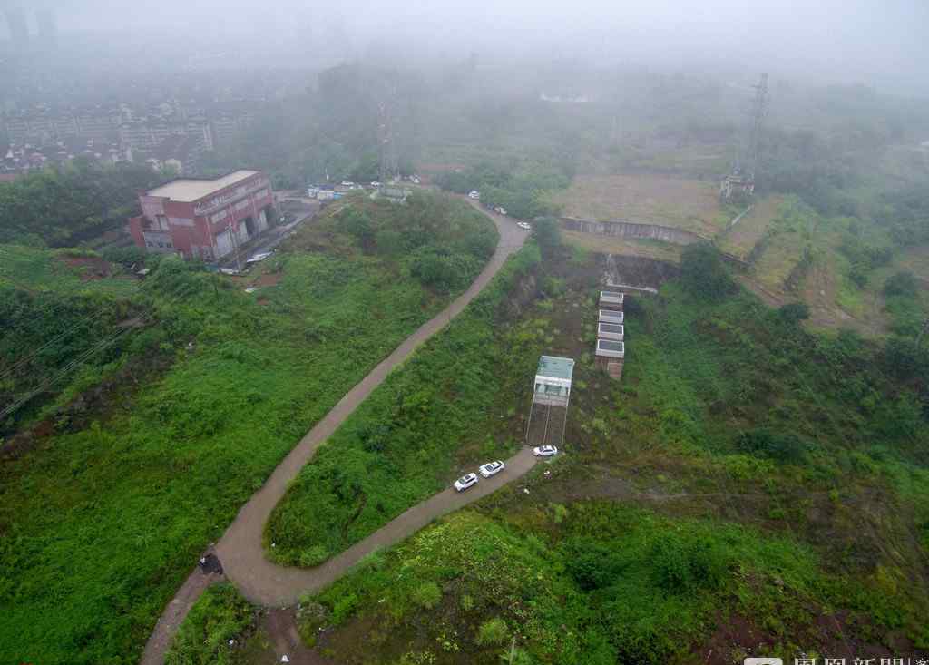 重庆主城最荒凉地铁站丹鹤站 重庆山城主城区最荒凉的车站