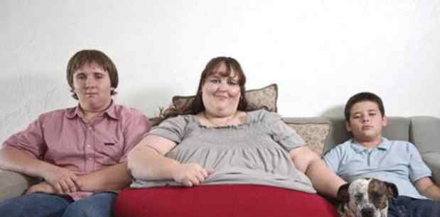 世界最胖女人重1500斤老公助其增肥