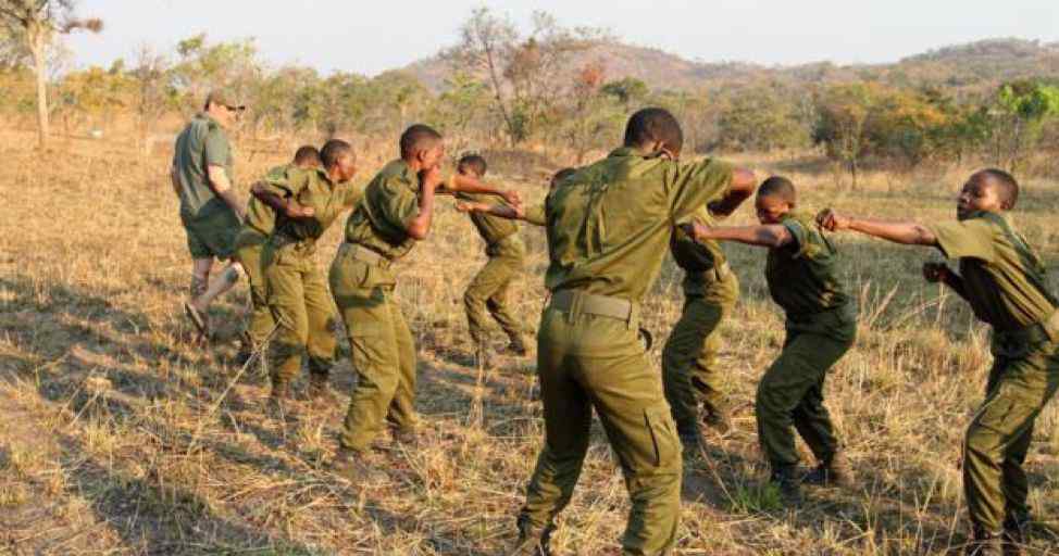 非洲最帅“女团”:史上首支女性武装反偷猎巡逻队