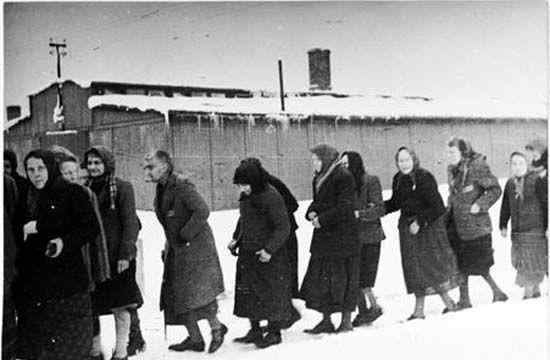 二战奥斯维辛集中营毒气室的惨状 照片曝光