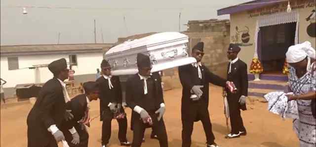 西非小国加纳被称为“世界葬礼之都” 唱歌跳舞 彻夜狂欢