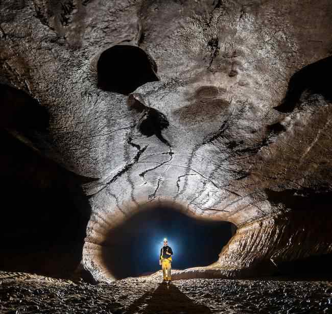 摄影师探索法国各地洞穴鬼斧神工 旅拍洞穴惊艳之美