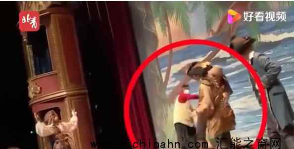 上海迪士尼游客殴打辱骂表演者 究竟发生了什么