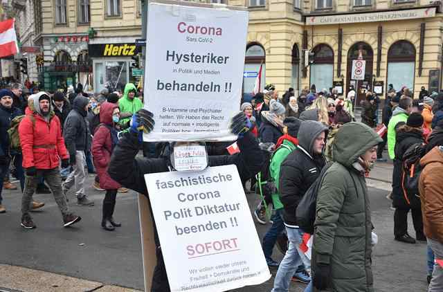 奥地利爆发万人反封锁抗议 奥地利爆发抗议