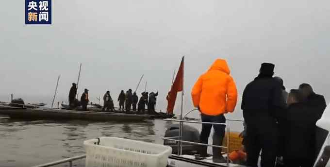 安徽载14人捕鱼船只侧翻致11死 遇难者身份曝光令人唏嘘