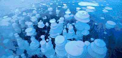 冰海啸 赛里木湖现罕见“冰海啸”奇观，太壮观了！惊动新华社！