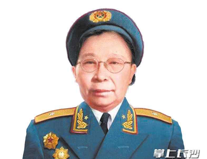 长征路上为何搞贺子珍 长征路上有两位长沙女将 一人成共和国首位女将军