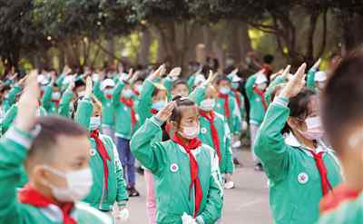 缅怀革命英烈 纪念“11·27”革命烈士殉难71周年重庆师生歌乐山烈士陵园缅怀英烈