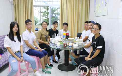 温州大学步青学区 温大步青学区寝室导师与新生有个“美食之约”