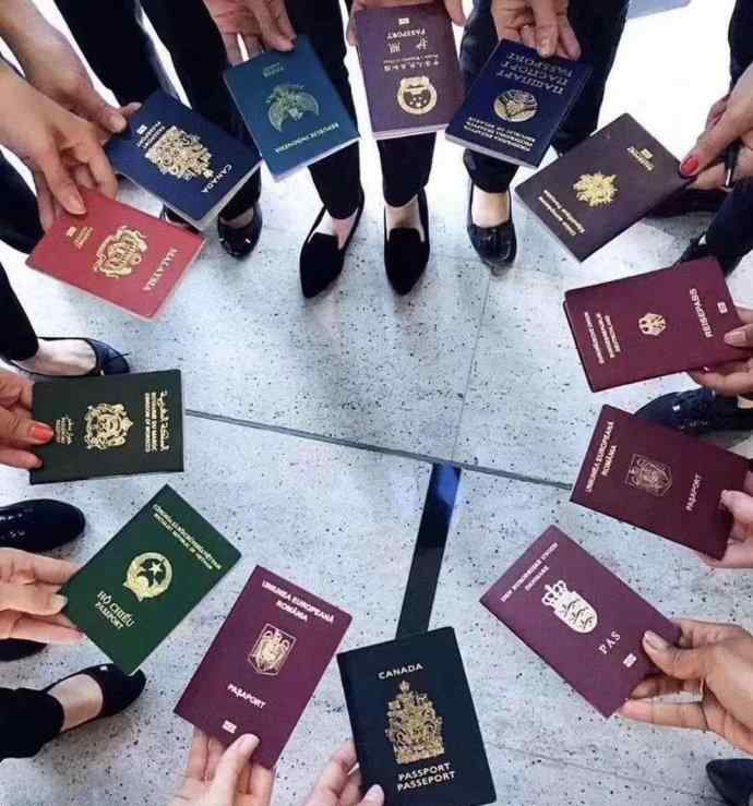 假护照 关于怎样辨别假护照，小编教你两招！