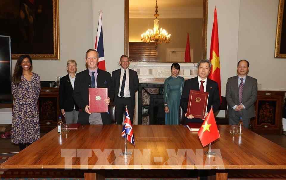 英与越南签自贸协议