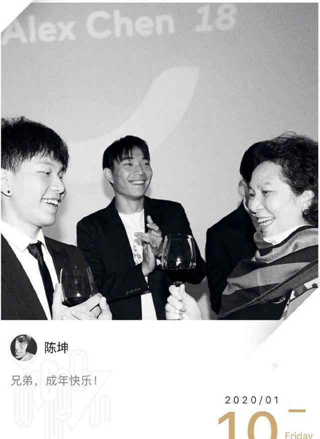 陈坤与儿子合照 陈坤晒与儿子合照，父子看起来像兄弟，“厂花”魅力不减当年