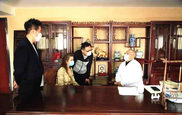 姜良铎 北京中医药大学东直门医院姜良铎教授接受多家国外媒体采访