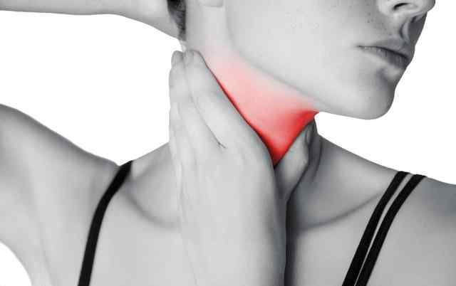 嗓子痒竟然是喉癌 如何区分咽喉癌，咽炎？若出现这4种现象，暗示咽喉癌已到来！