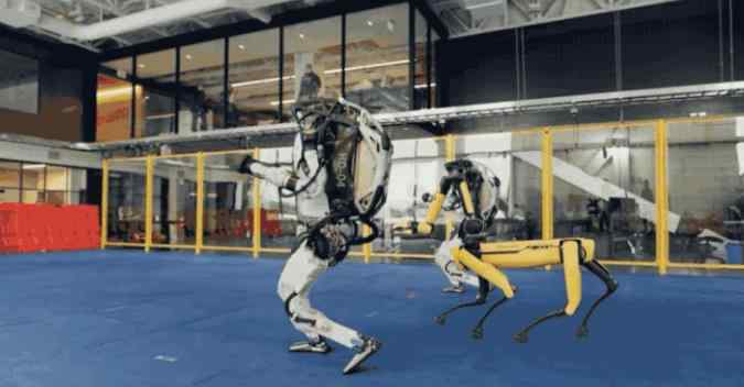 波士顿动力机器人组团跳舞 究竟是怎么一回事？