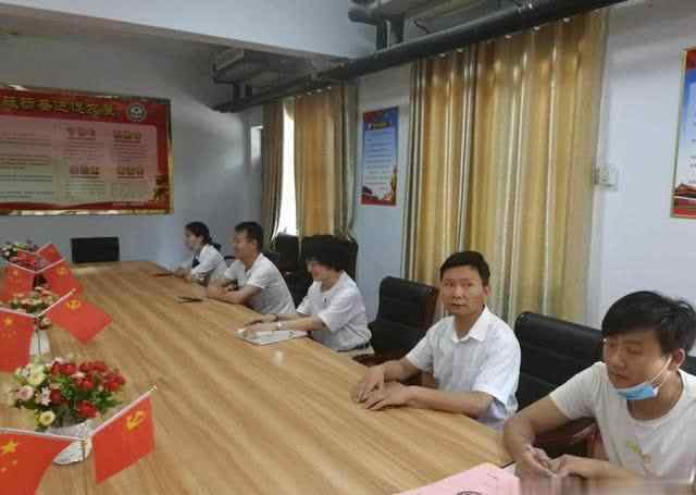 宝丰县第二初级中学 宝丰县杨庄镇第二初级中学召开年级学生德育专题会议