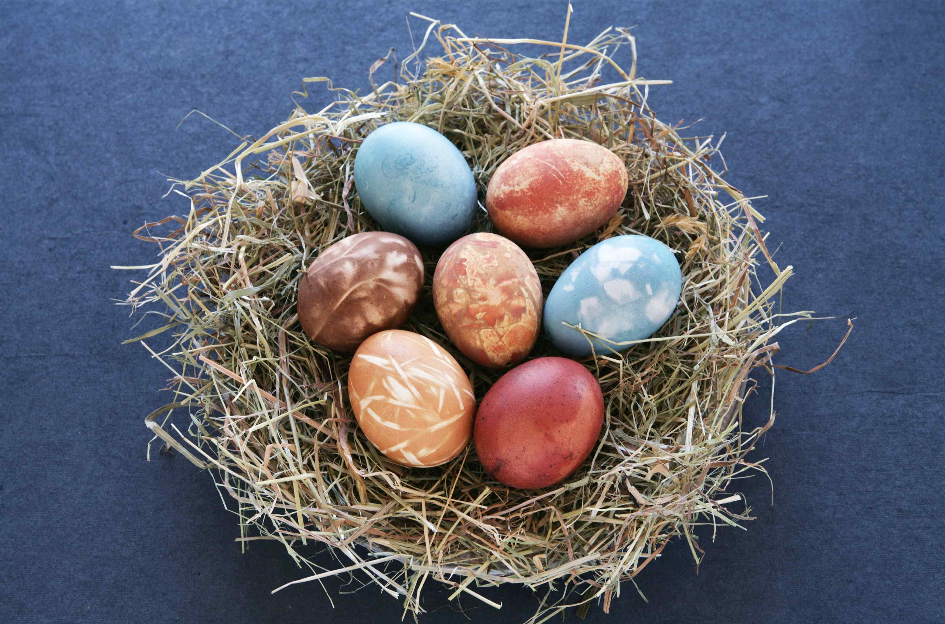 鲜艳的彩蛋 复活节彩蛋的由来 复活节为什么要做彩蛋