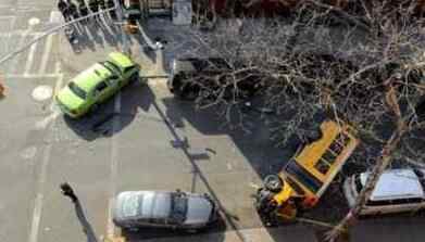 纽约校车汽车相撞 为什么相撞？