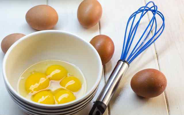 鸡蛋吃多了胆固醇会高吗 每天到底吃多少个鸡蛋，胆固醇不会升高？终于有答案了