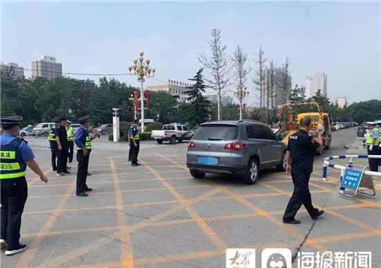 冠亚星城 济宁冠亚星城小区网格线上乱停车 洸河街道：已开展城警联动