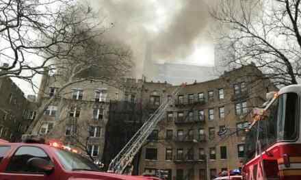 纽约一公寓楼失火 原因是这样简直太惨了