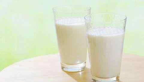 每天喝牛奶的好处 经常喝牛奶有什么好处？对人体骨骼健康有益