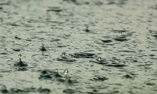 闹海风 新疆天气：“双节”天气复杂多变 有风有雨有沙尘