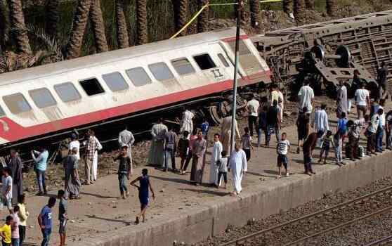 埃及火车脱轨 悲剧真相实在让人痛心
