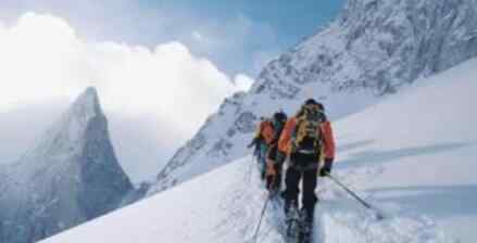 留学生登山遇难 背后真相简直惨不忍睹