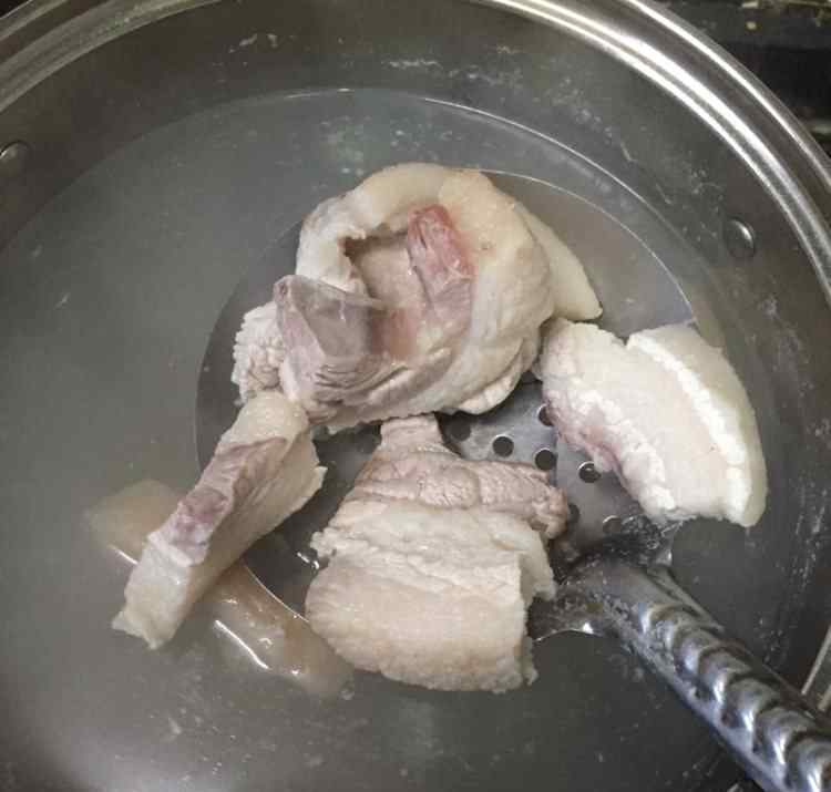 腊汁肉夹馍 腊汁肉夹馍的简单做法 腊汁肉夹馍食谱做法大全