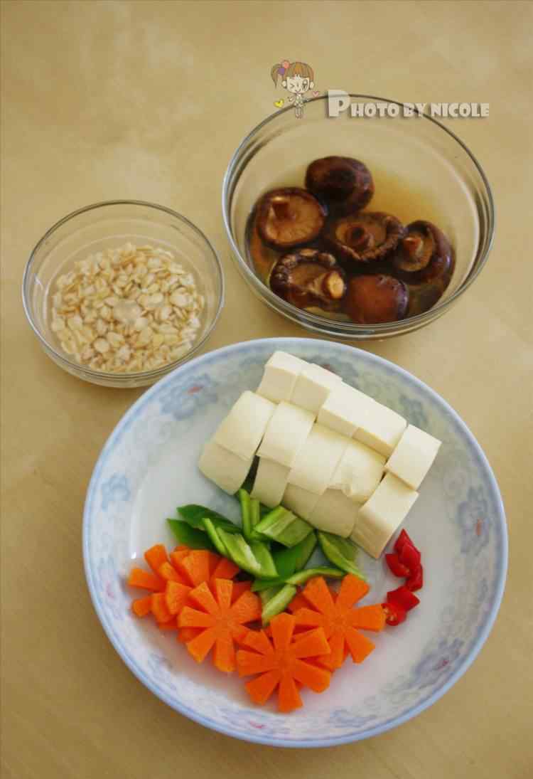 豆腐丸子的家常做法 耐心铸就的时蔬烩麦香豆腐丸子的简单做法 耐心铸就的时蔬烩麦香豆腐丸子做法和材料