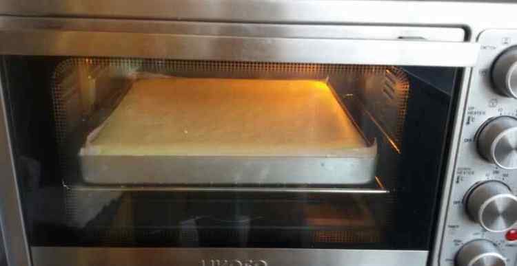 南瓜蛋糕的最简单做法 南瓜蜂蜜蛋糕卷的详细做法 南瓜蜂蜜蛋糕卷食谱简单做法