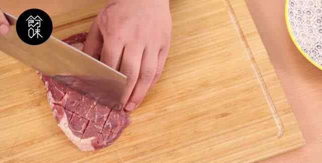 最简单的煎牛排的做法 煎牛排做法和配方 煎牛排做法详细步骤