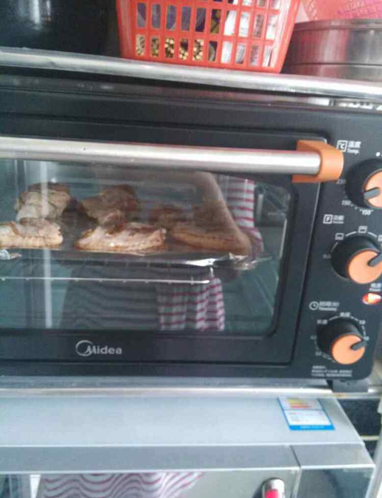 烤箱怎么烤鸡翅 烤箱烤鸡翅的详细做法 烤箱烤鸡翅配方与做法