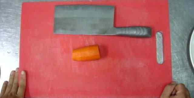 胡萝卜怎么切片 胡萝卜基本刀工切片 丝 末怎么做 胡萝卜基本刀工切片 丝 末配方与做法