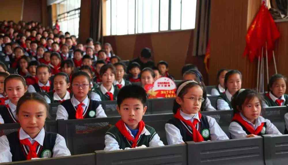 韩青辰 强国少年说 与国共奋进——红色经典诵读活动走进南京市雨花外国语小学