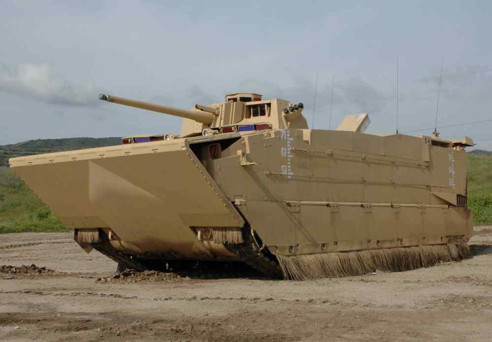05式主战坦克 史上最强两栖装甲车是哪种？它比中国05式，还强了那么一点！