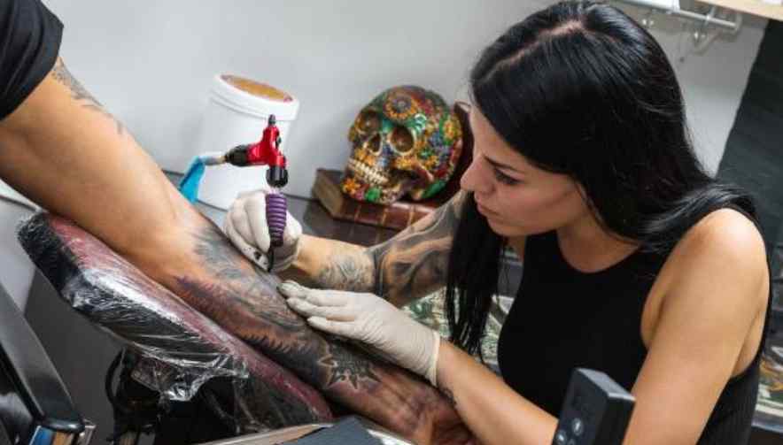 女生纹身位置禁忌 纹身师：这“3个图案”绝不能随便纹，特别是第3，是女生的禁忌！