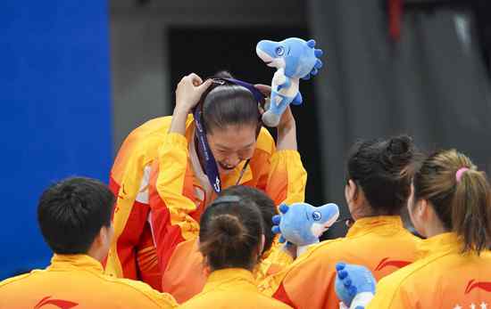 八一女篮主教练 八一女篮主教练展淑萍：是严师，也是慈母