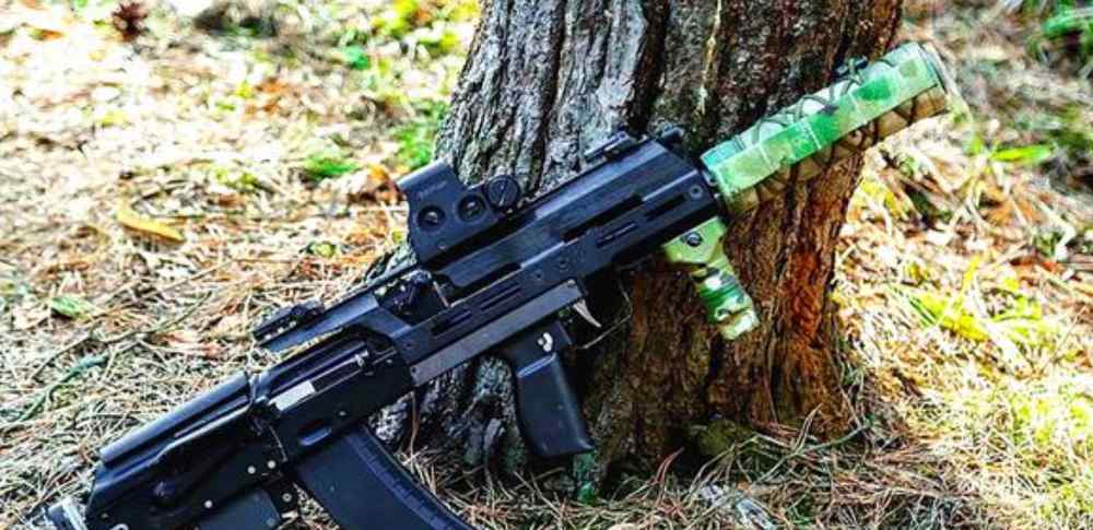 ak105 “新版”AK-105突击步枪，与“老版”外形大相径庭，征服特种士兵！