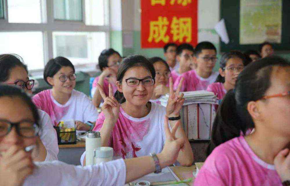 女人越老越吃香的职业 四个“有前景”的专业，适合女生填报，工作体面，越老越吃香