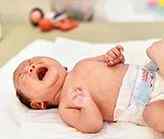 新生婴儿黄疸指数正常值 10个宝宝9个黄，新生儿黄疸正常数值是多少？
