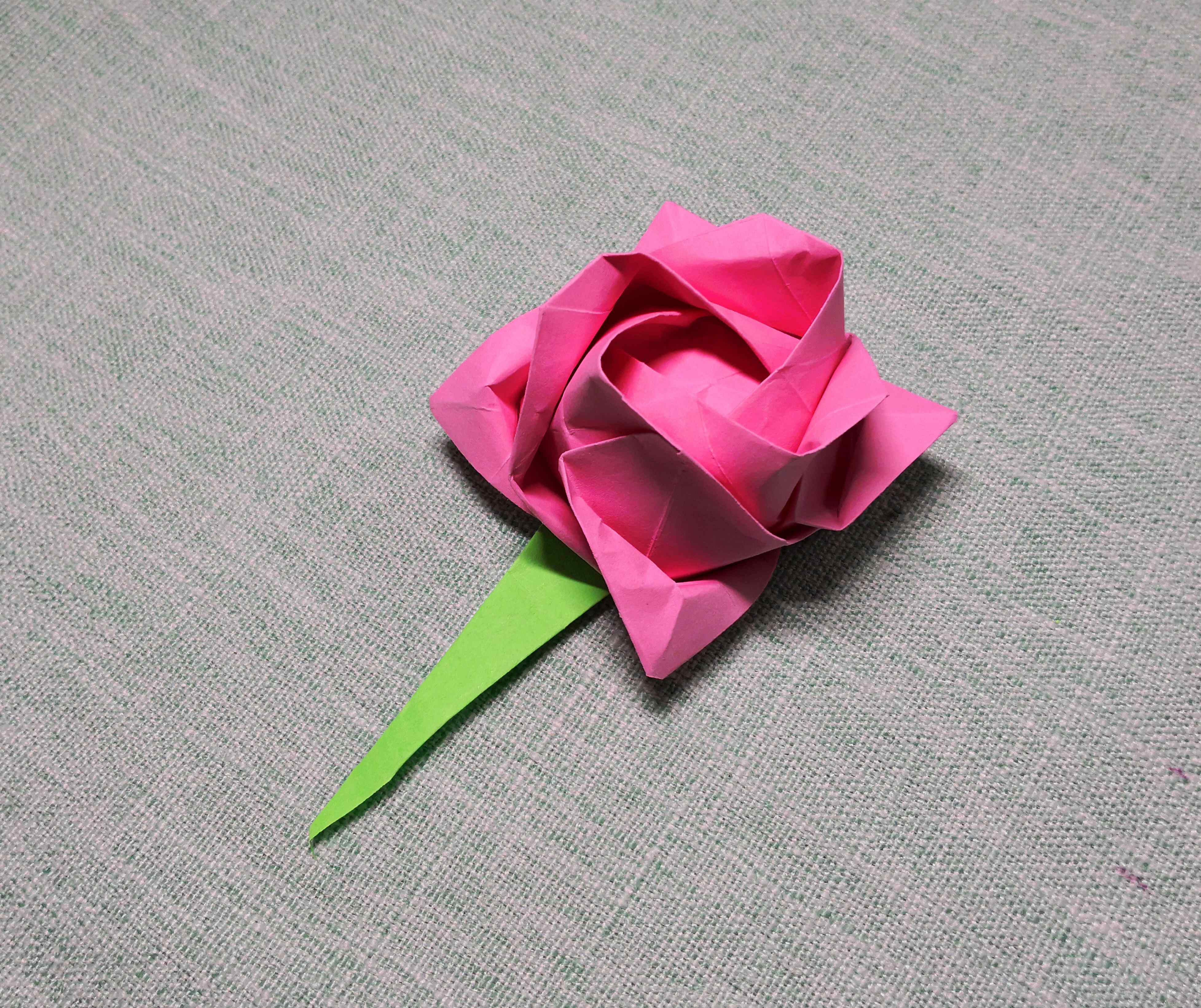川崎玫瑰的折法 川崎玫瑰超清详细折纸教程,适合新手的玫瑰花经典折法