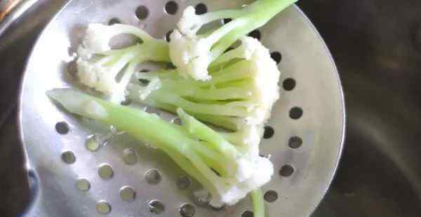 干锅有机花菜的做法 干锅有机花菜做法，简单好做特别好吃！