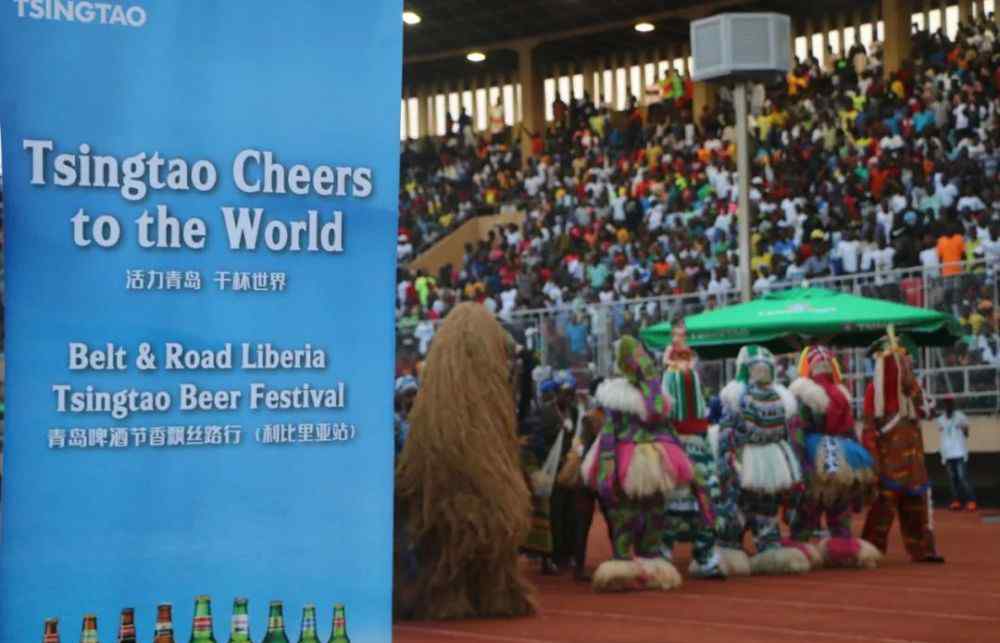 利比里亚首都 “舞王”大秀，现身利比里亚青岛啤酒节