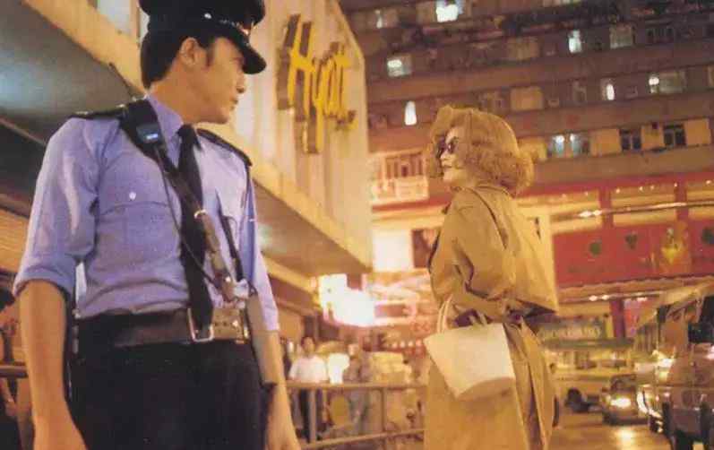 皇后大道东为什么搜不到了 在王家卫的电影里，寻找一个回不去的香港