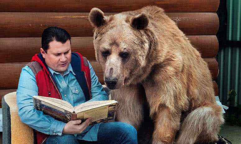 灰熊公园 男子养灰熊当宠物，不顾反对照顾熊群13年，最后却被熊给吃了！