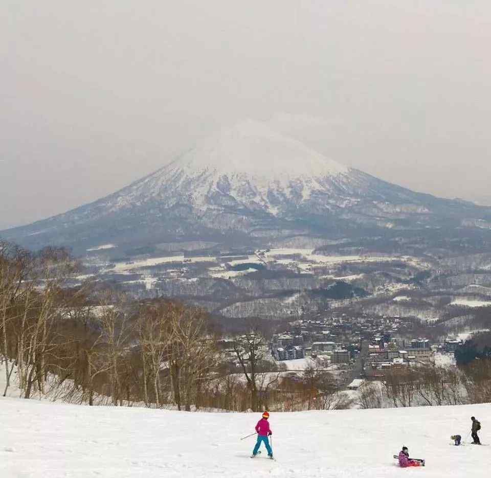 欧亚之窗滑雪场 正式入冬 滑雪胜地推荐—感受冰天雪地的浪漫！